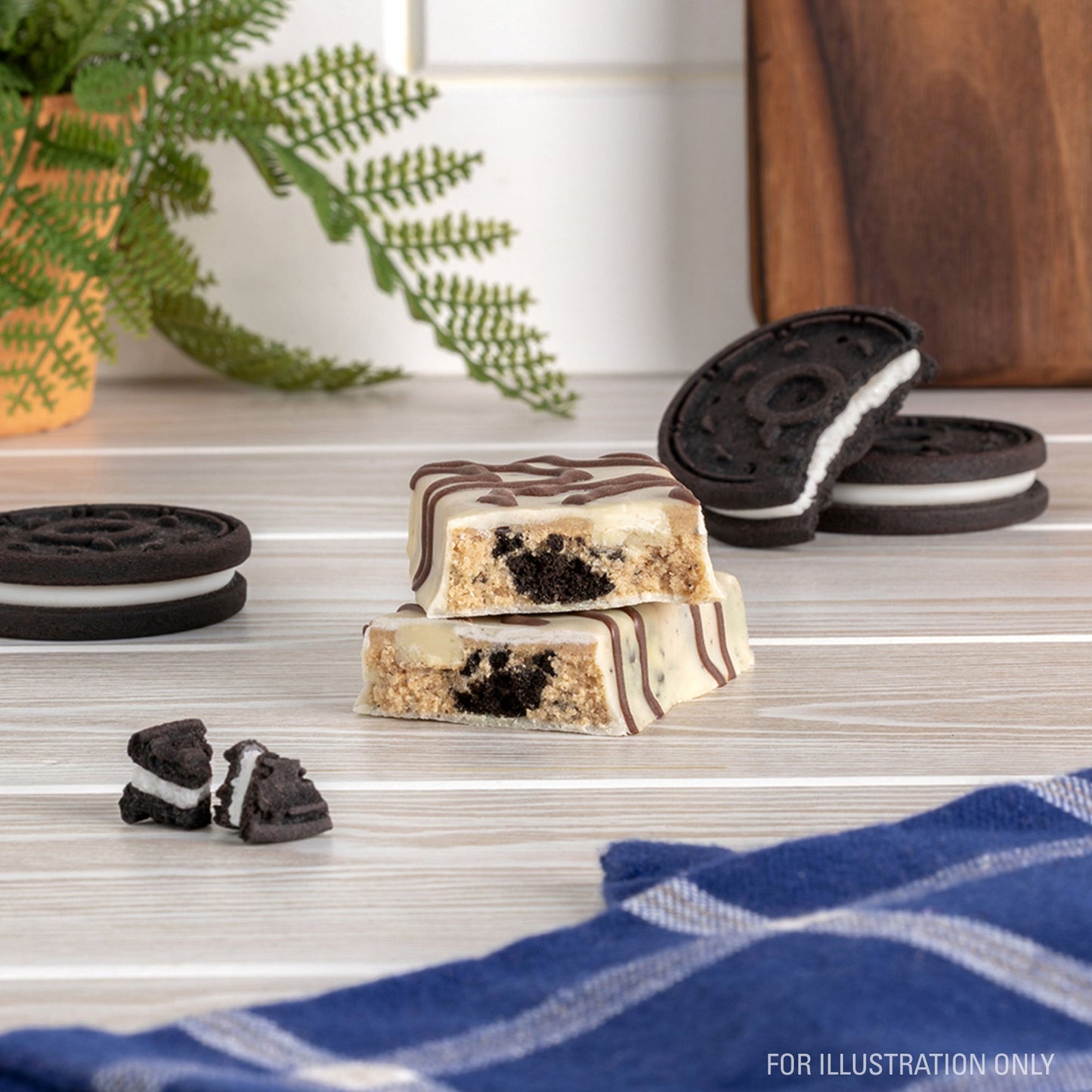 dipped-cookies-and-cream-protein-bars-n8 15807_QN_USA_ProteinBar_CAC_InterimAssetUpdate_Digital-Dipped-ProductCarouselSet_Tabletop1.jpg